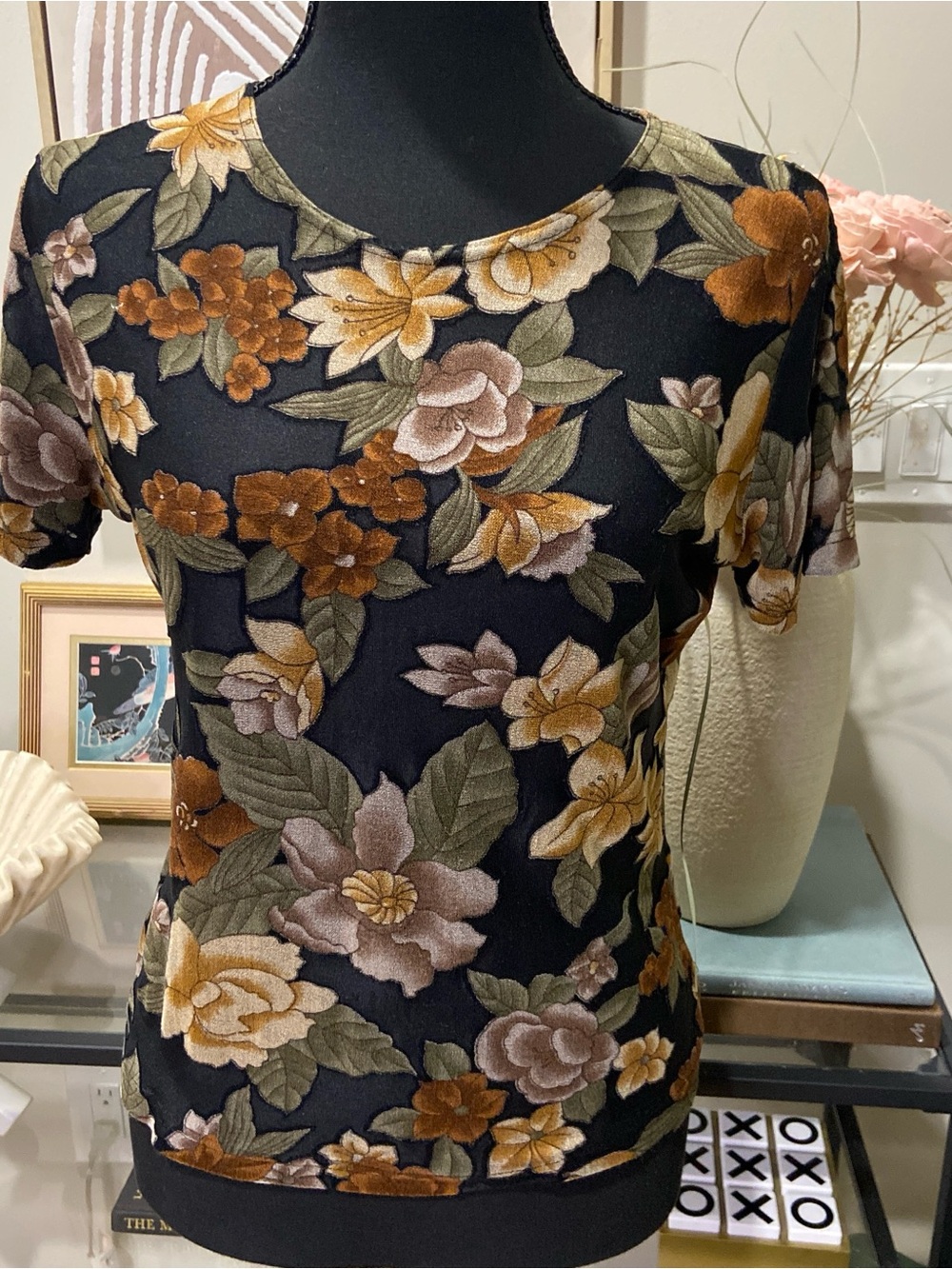 Vintage Women’s Floral Short Sleeve Top - Black with Brown & Cream Floral Print